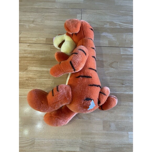Vintage Walt Disney Company/Disney Store Tigger 21” Plush Toy Stuffed Animal EUC - Picture 3 of 8